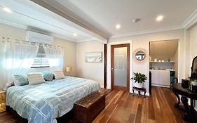 Beachfront Surfers Retreat